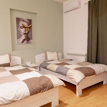 Airmi Hotel Surčin Zewnętrze zdjęcie