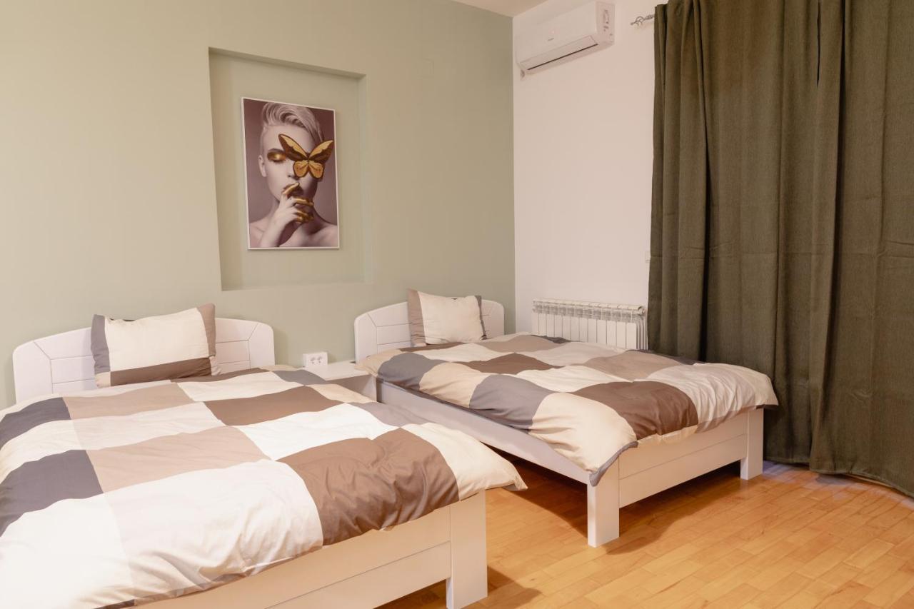 Airmi Hotel Surčin Zewnętrze zdjęcie